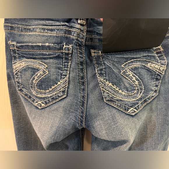 Silver Jeans Tuesday Low Rise Slim Bootcut Womens Size 24x31 Blue Distressed NEW - Picture 4 of 8